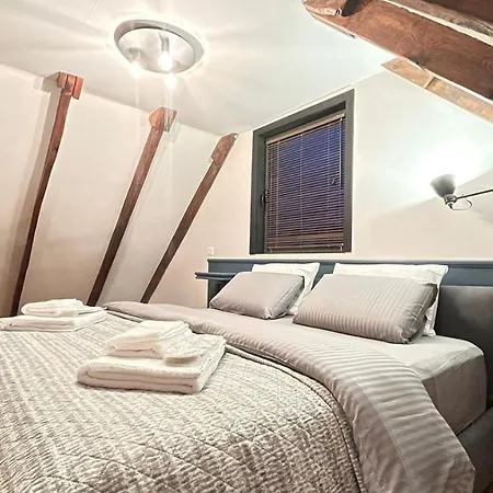 Heart Of Cozy Loft With Fireplace * Tirana