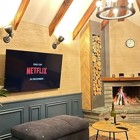 Heart Of Cozy Loft With Fireplace Apartament Tirana