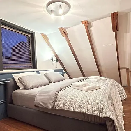 Heart Of Cozy Loft With Fireplace * Tirana