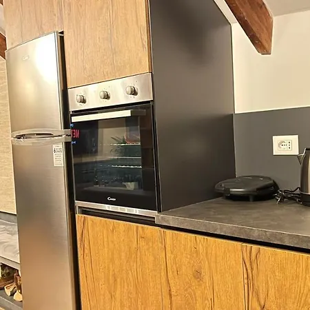 Heart Of Cozy Loft With Fireplace Apartmán
