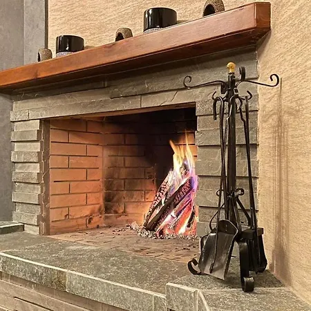 Heart Of Cozy Loft With Fireplace * Тирана