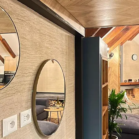 Апартаменты Heart Of Cozy Loft With Fireplace