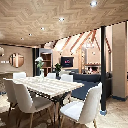 Heart Of Cozy Loft With Fireplace Тирана